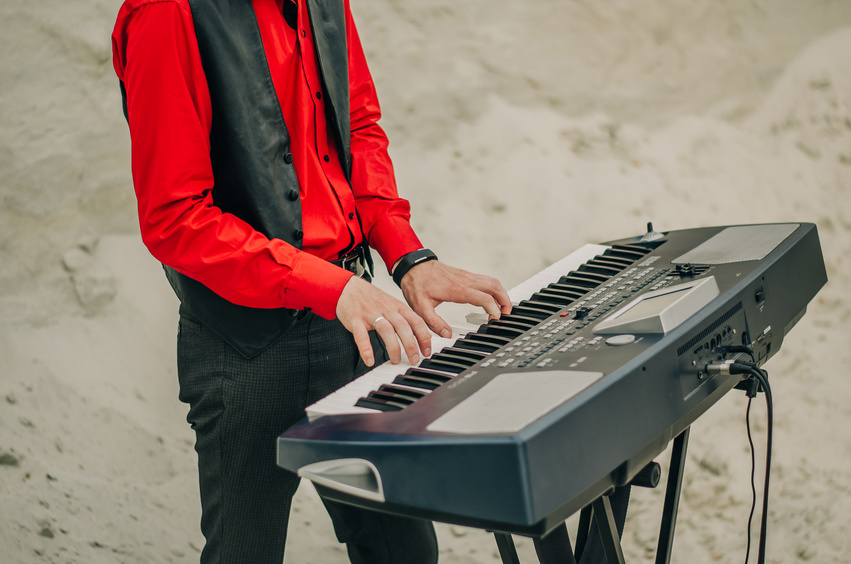 Alleinunterhalter für Feiern buchen